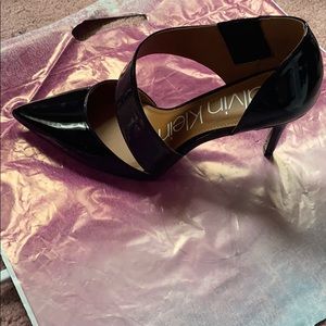 CALVIN KLEIN pointed heels